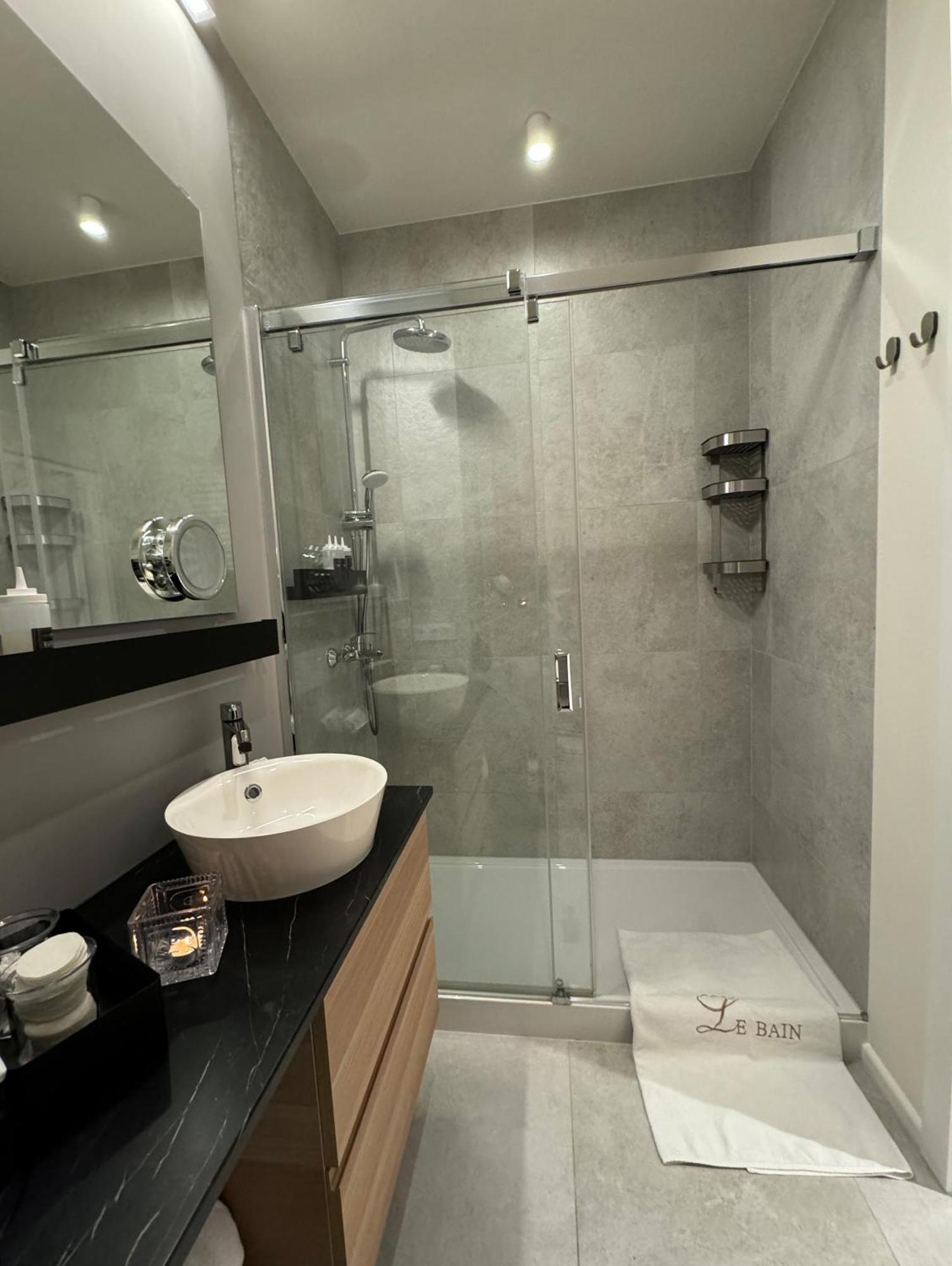 Relax&Comfort New Waw 50 Sqm With Terrace, Garden, Free Parking And Ac Varsó Kültér fotó